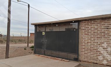 Venta casa 2 dormitorios con pileta - B° Sarmiento, Centenario, Neuquén