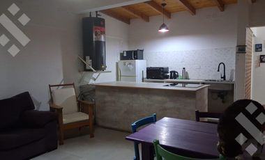 Venta casa 2 dormitorios con pileta - B° Sarmiento, Centenario, Neuquén