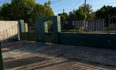 ¡Se vende encantadora casa en Roque Pérez, con todos los servicios!