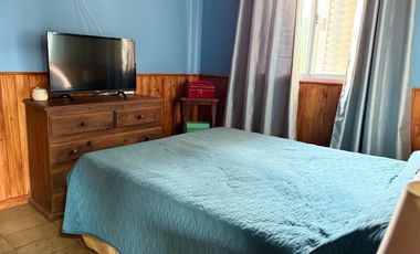 ¡Se vende encantadora casa en Roque Pérez, con todos los servicios!