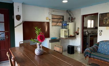 ¡Se vende encantadora casa en Roque Pérez, con todos los servicios!