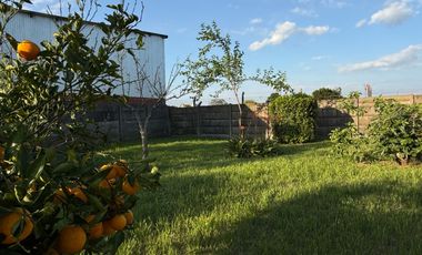 ¡Se vende encantadora casa en Roque Pérez, con todos los servicios!