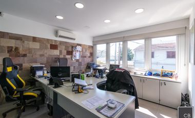 Galpon y oficinas en Ramos Mejia