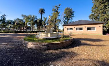 VENTA - Quinta con salón de eventos, hotel, casa de casero, pileta y canchas recreativas. Soldini.