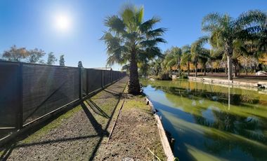 VENTA - Quinta con salón de eventos, hotel, casa de casero, pileta y canchas recreativas. Soldini.