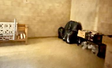 CASA DESARROLLADA EN DOS PLANTAS, COCHERA Y FONDO LIBRE, LOTE PROPIO 270m2