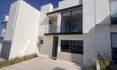 Casa en condominio en  zibata queretaro en venta con roof garden