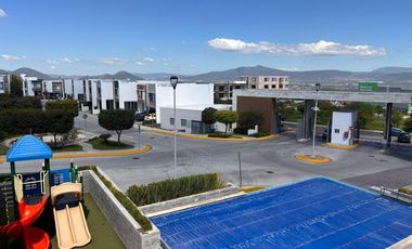 Casa en condominio en venta con roof garden en zibata queretaro
