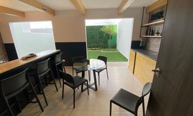 Casa amplia en venta con sotano en Zibata, Querétaro