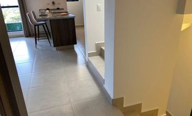 Casa amplia en venta con sotano en Zibata, Querétaro