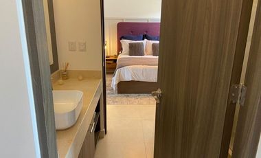 Casa amplia en venta con sotano en Zibata, Querétaro