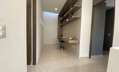 Casa amplia en venta con sotano en Zibata, Querétaro