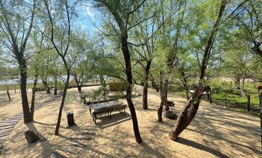 VENTA: Casa en la isla en Paraná Viejo de tres dormitorios con galería y muelle, amoblada. Rosario