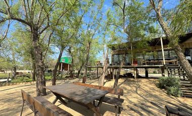 VENTA: Casa en la isla en Paraná Viejo de tres dormitorios con galería y muelle, amoblada. Rosario