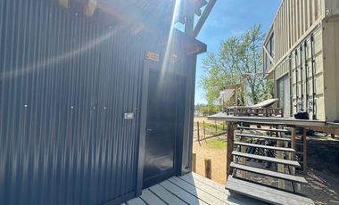 VENTA: Casa en la isla en Paraná Viejo de tres dormitorios con galería y muelle, amoblada. Rosario