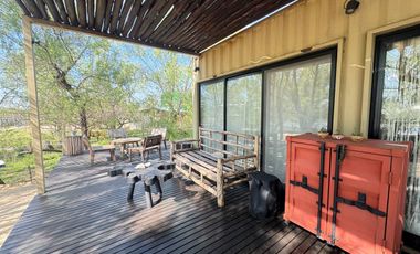 VENTA: Casa en la isla en Paraná Viejo de tres dormitorios con galería y muelle, amoblada. Rosario