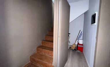 VENTA: Casa en la isla en Paraná Viejo de tres dormitorios con galería y muelle, amoblada. Rosario