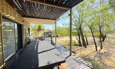 VENTA: Casa en la isla en Paraná Viejo de tres dormitorios con galería y muelle, amoblada. Rosario