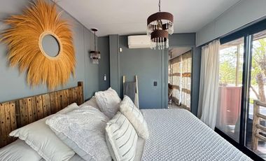 VENTA: Casa en la isla en Paraná Viejo de tres dormitorios con galería y muelle, amoblada. Rosario