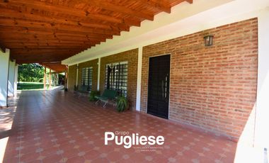 Casa quinta en venta sobre lote forestado de 1500m2