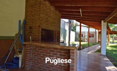 Casa quinta en venta sobre lote forestado de 1500m2