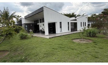 VENTA DE CASA CAMPESTRE EN ARMENIA, QUINDO, COLOMBIA