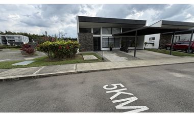 VENTA DE CASA CAMPESTRE EN ARMENIA, QUINDO, COLOMBIA