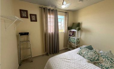 ALQUILER DE CASA EN VILLAS DE ALTO  BOQUETE  AMUEBLADA