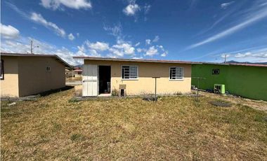 ALQUILER DE CASA EN VILLAS DE ALTO  BOQUETE  AMUEBLADA