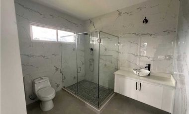 VENTA DE CASA EN ALTO BOQUETE   NUEVA A EXTRENAR