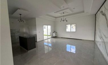 VENTA DE CASA EN ALTO BOQUETE   NUEVA A EXTRENAR