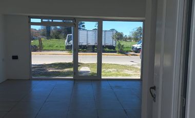 Venta Galpón Mas Local. Zona Alió y Ayacucho