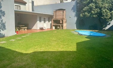 Casa en una plata c/ gran jardín venta en Saavedra