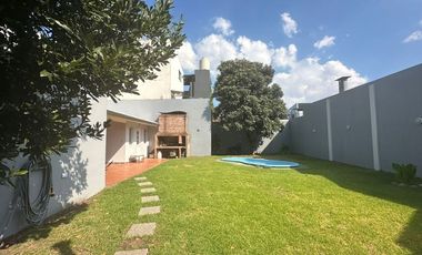 Casa en una plata c/ gran jardín venta en Saavedra