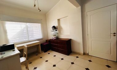 Casa en una plata c/ gran jardín venta en Saavedra