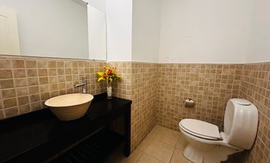 Casa en una plata c/ gran jardín venta en Saavedra