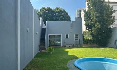 Casa en una plata c/ gran jardín venta en Saavedra