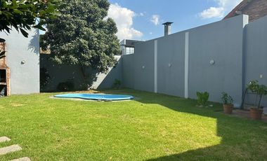 Casa en una plata c/ gran jardín venta en Saavedra