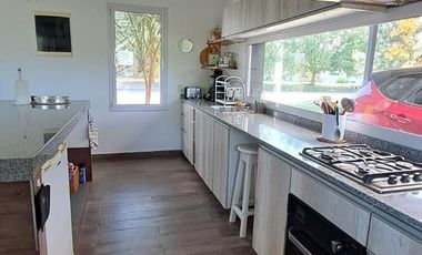 Casa en Venta y/o alquiler en La Primavera,