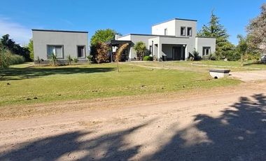 Casa en Venta y/o alquiler en La Primavera,