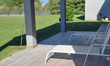 Casa en Venta y/o alquiler en La Primavera,