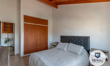 Departamento Venta 2amb luminosos balcón al frente, escritorio baulera, segundo piso x escalera