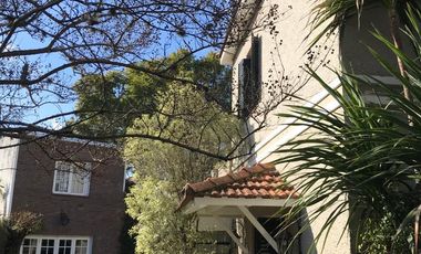 CHALET INGLES EN EXCELENTE UBICACION