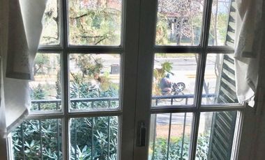 CHALET INGLES EN EXCELENTE UBICACION