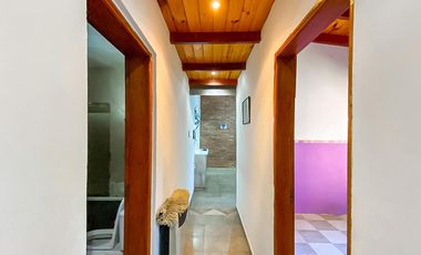 Casa de Tres Dormitorios en Venta en Capitan Bermudez con cochera y patio