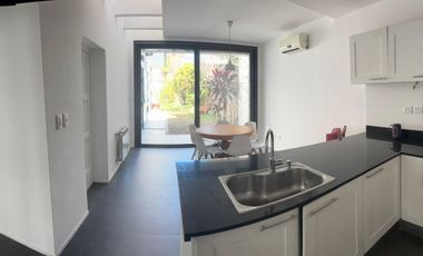 VENTA CASA 4 DORMITORIOS. COCHERA. PATIO. TERRAZA