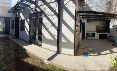 VENTA CASA 4 DORMITORIOS. COCHERA. PATIO. TERRAZA