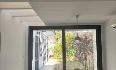 VENTA CASA 4 DORMITORIOS. COCHERA. PATIO. TERRAZA