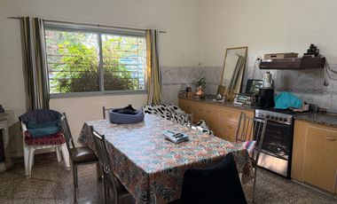 Casa en venta con parque en Alvear, Santa Fe.