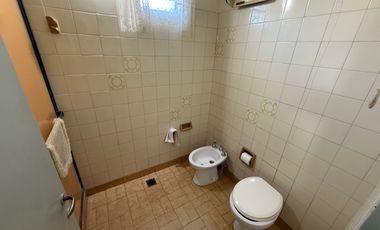 Casa en venta con parque en Alvear, Santa Fe.